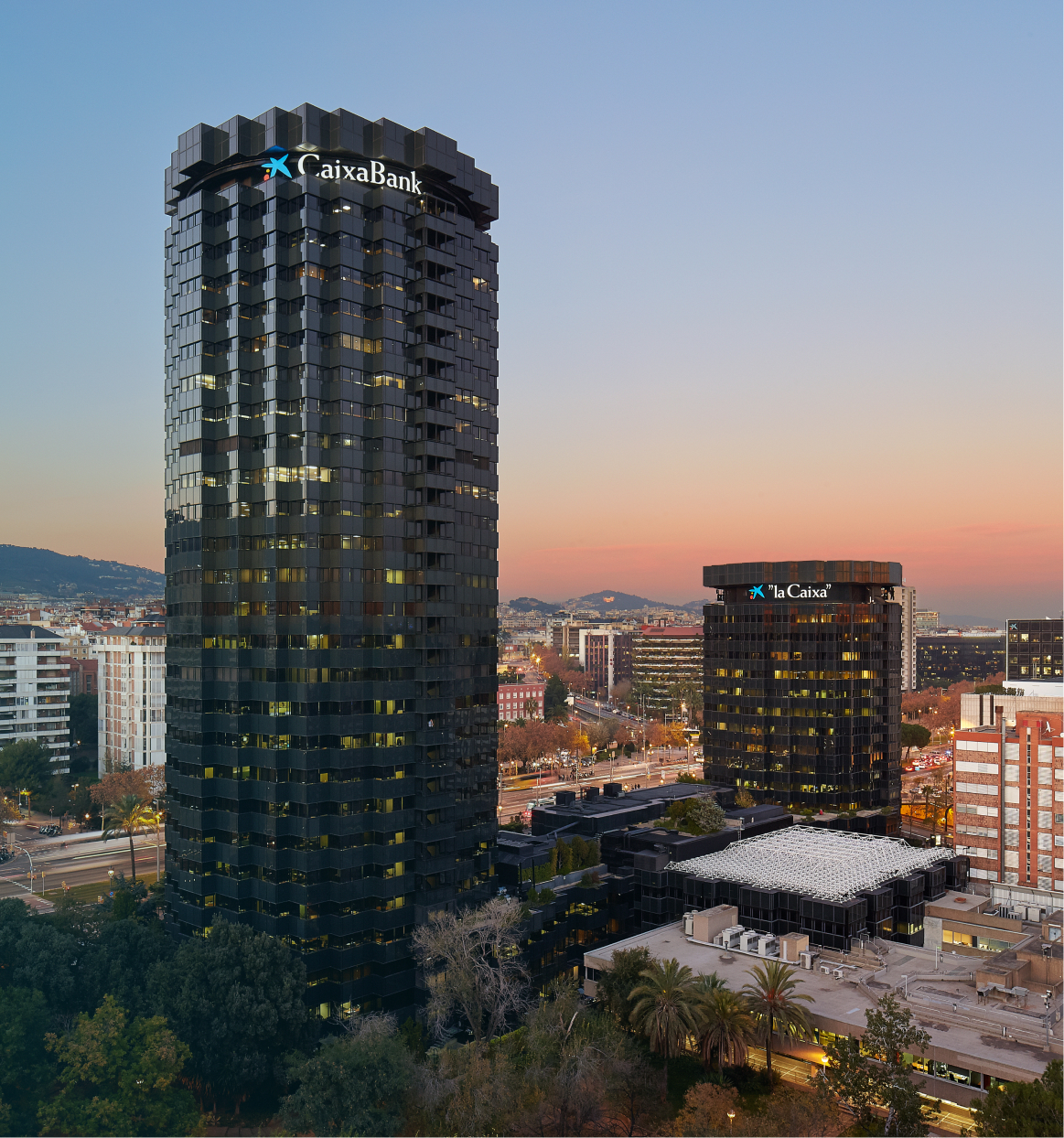 Entidad líder en el negocio de banca y seguros